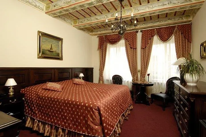 Hotel U Zlateho Stromu Prague By Bhg