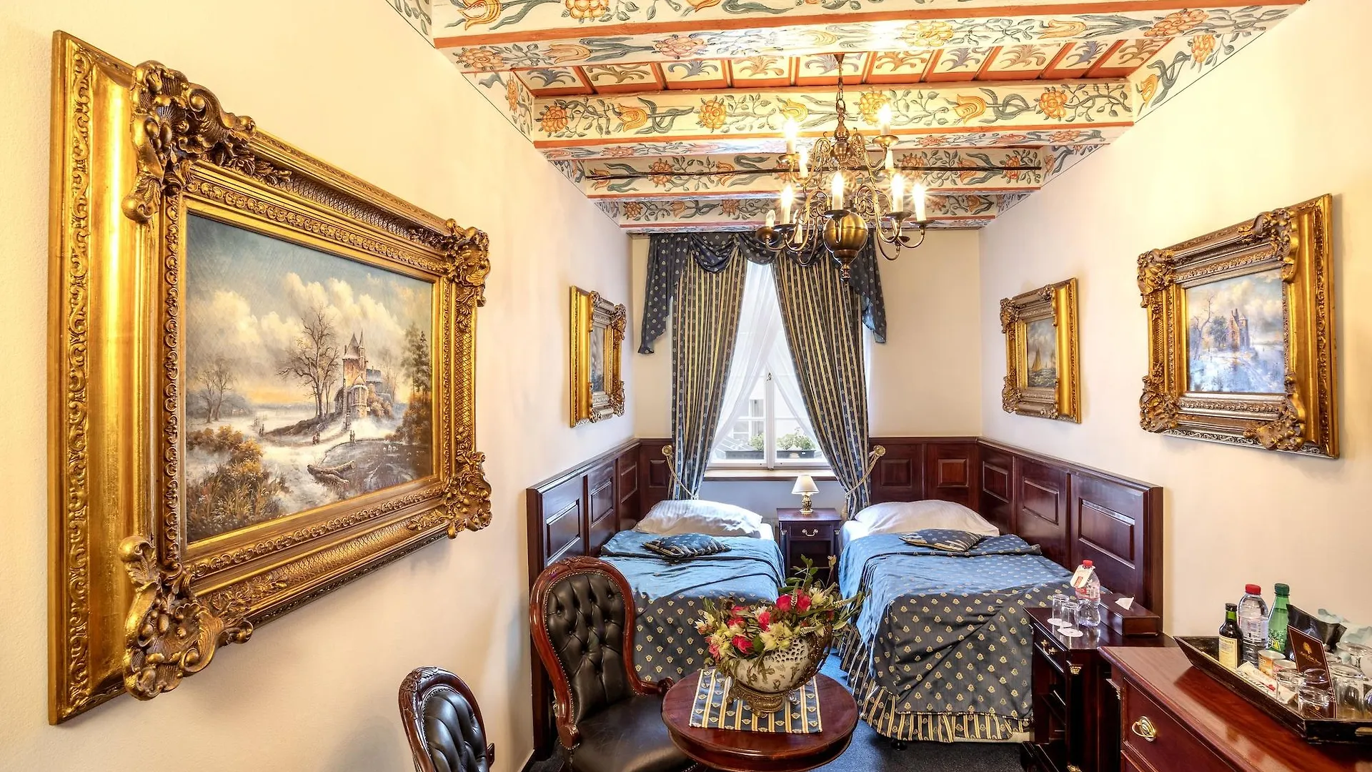 Hotel U Zlateho Stromu Prague By Bhg