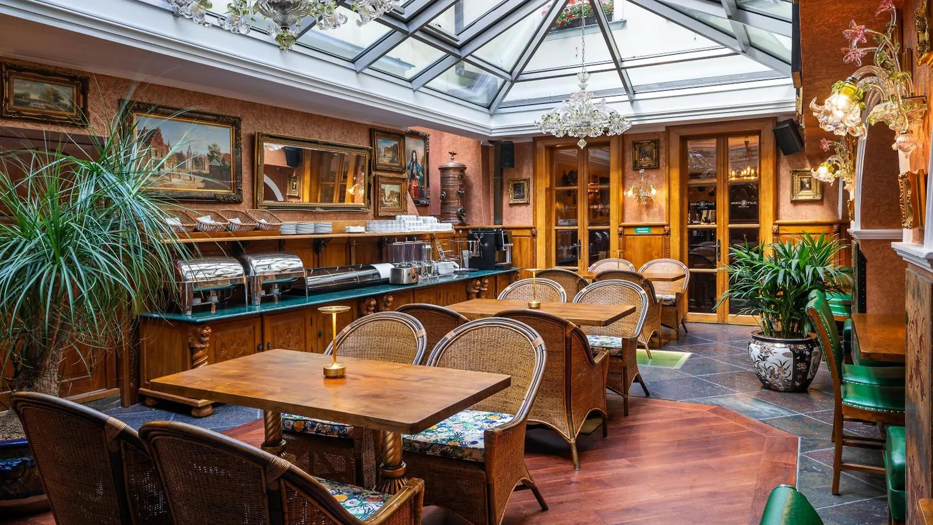 Hotel U Zlateho Stromu Prague By Bhg