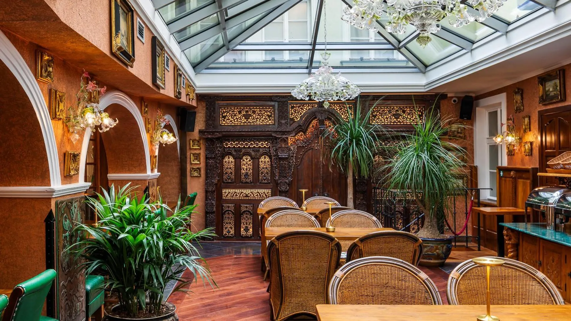 Hotel U Zlateho Stromu Prague By Bhg