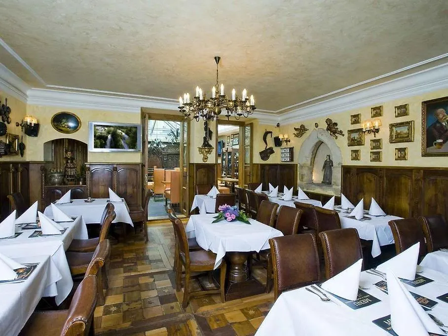Hotel U Zlateho Stromu Prague By Bhg