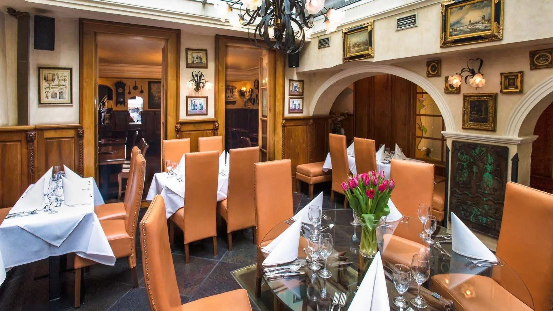 Hotel U Zlateho Stromu Prague By Bhg