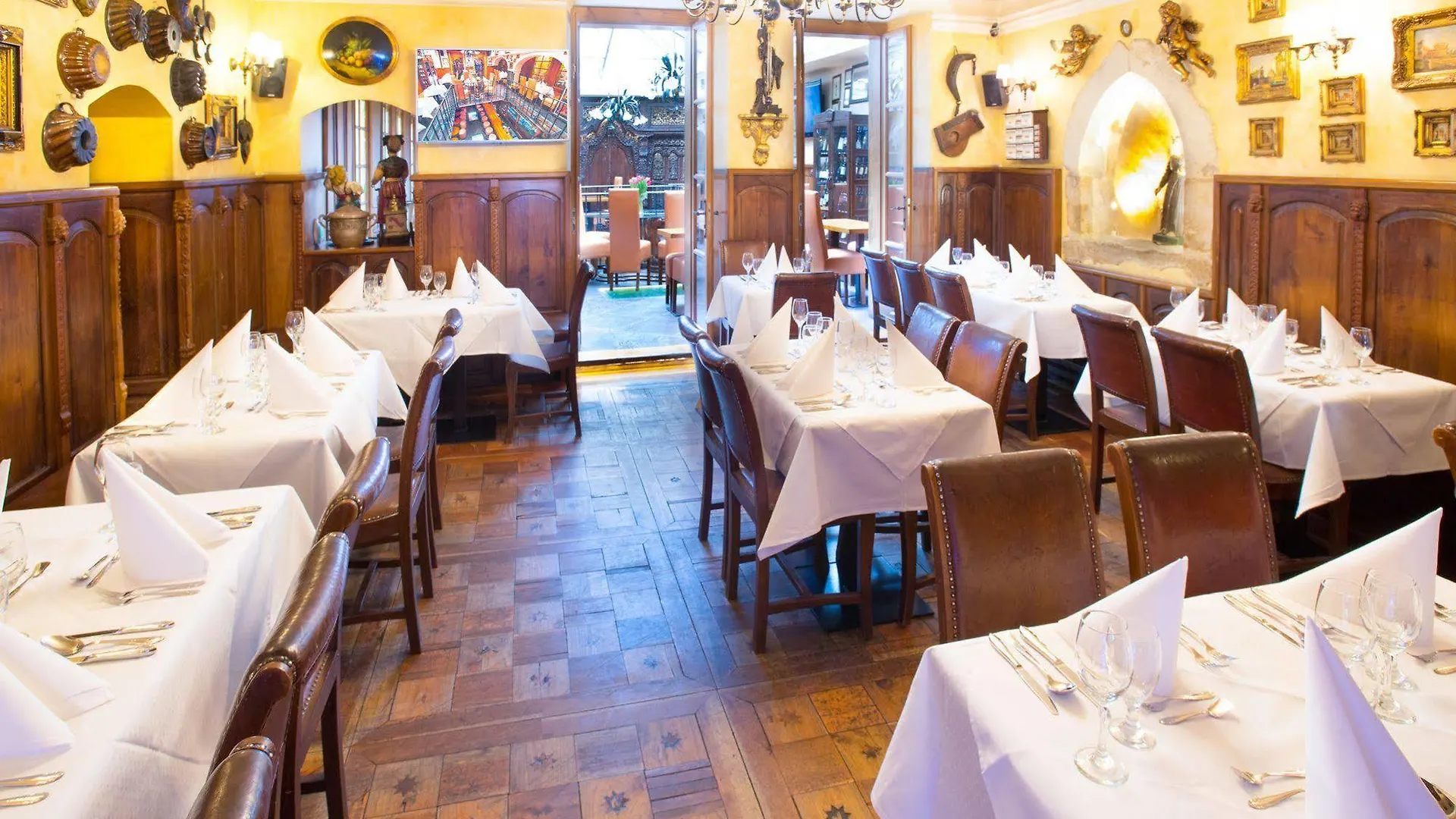 Hotel U Zlateho Stromu Prague By Bhg
