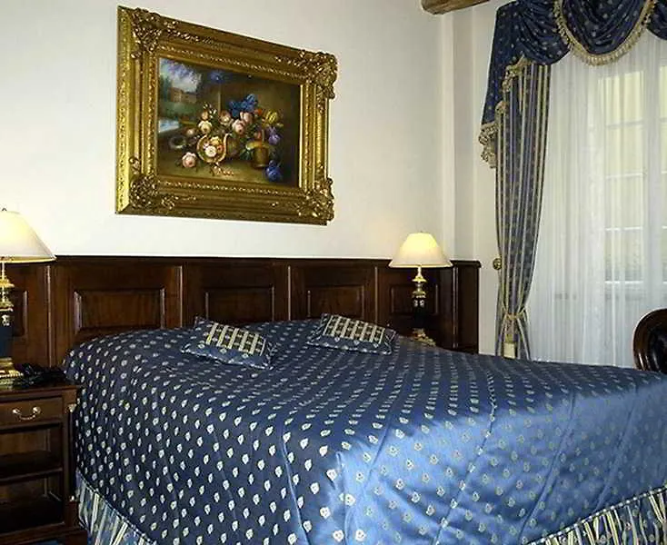 Hotel U Zlateho Stromu Prague By Bhg